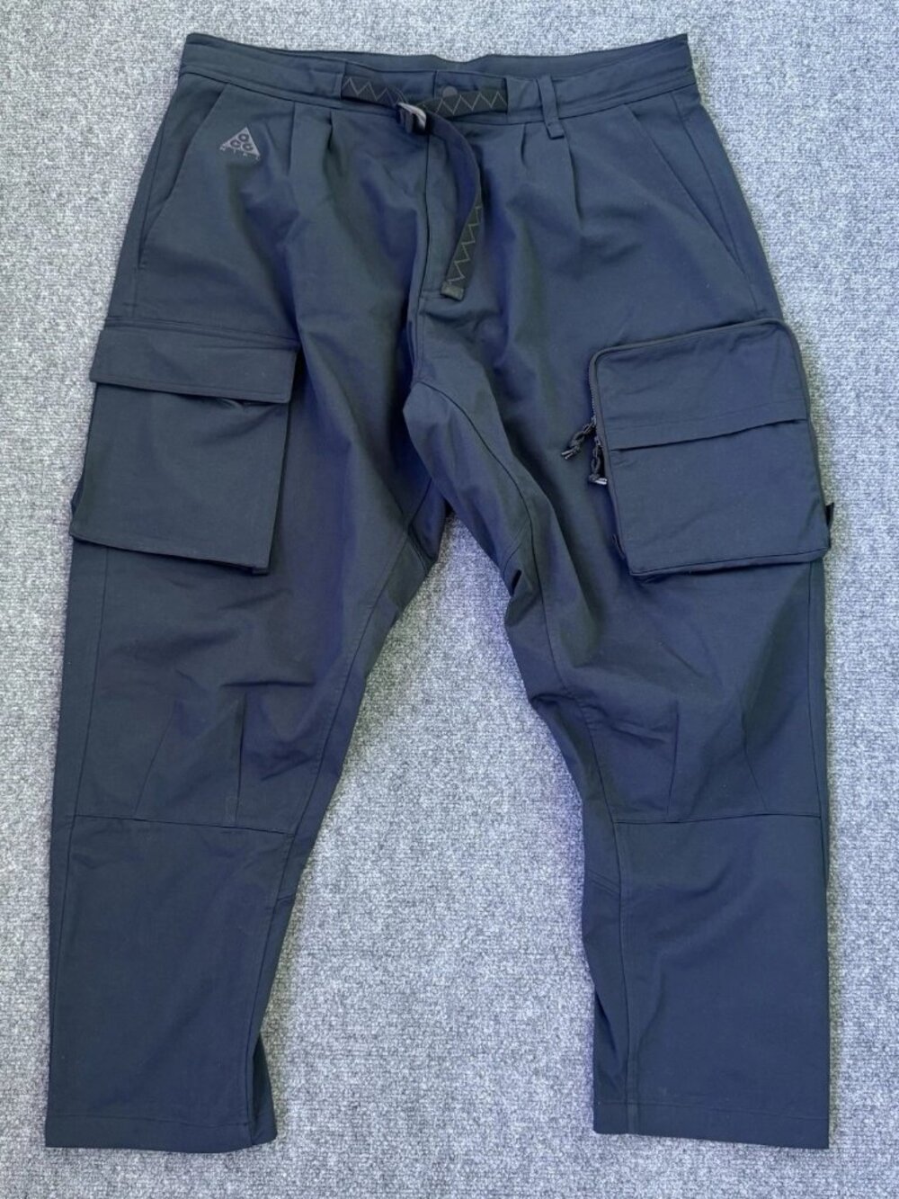 Nike ACG Woven Cargo Pants Men's Size Medium M CD7646-010 Black Outdoor Pockets